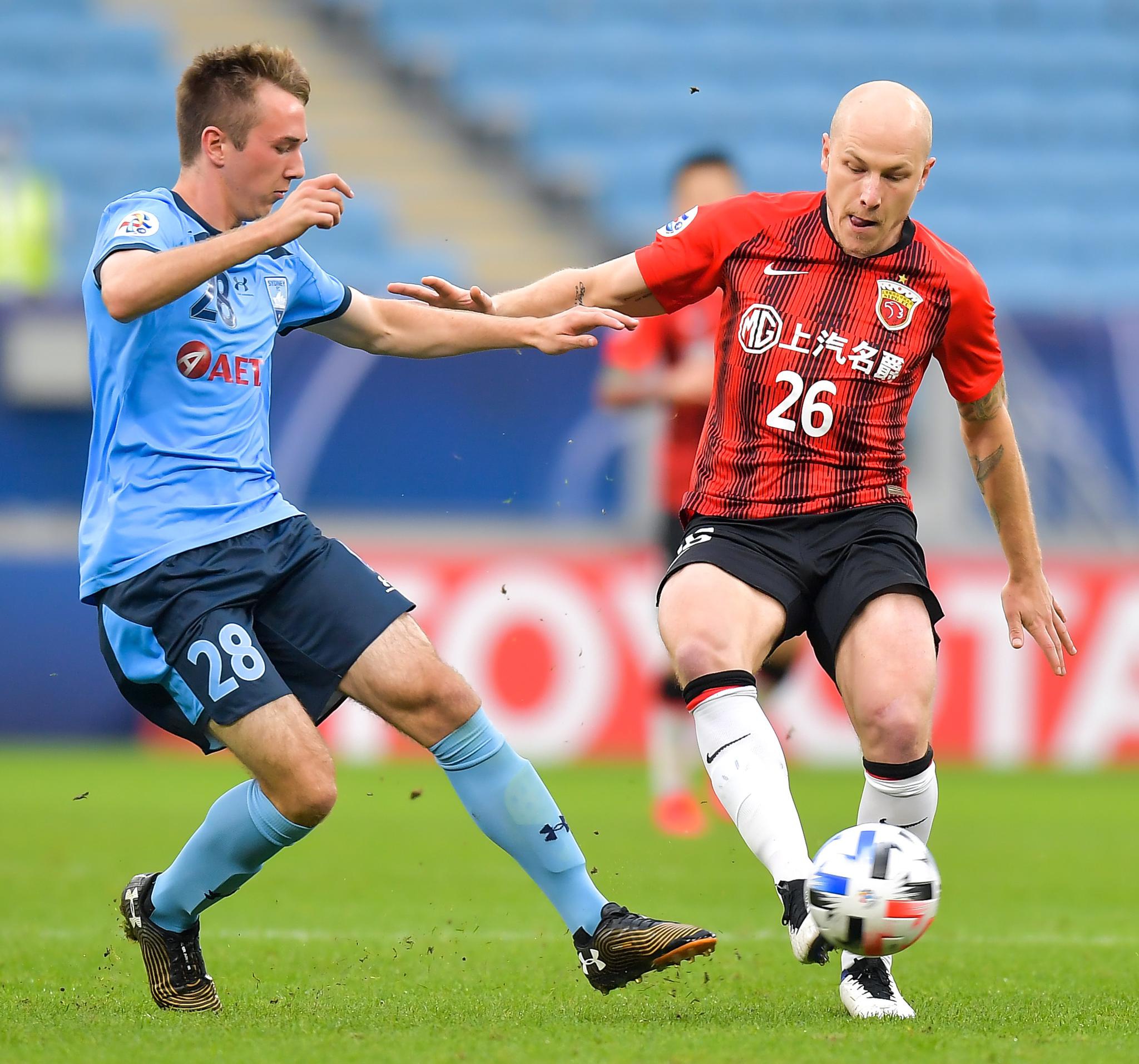 开云体育官网-里尔发布备战花絮，冲刺阶段远射贴柱，亚冠任务艰巨，资深球员宣示担当-开云体育官网